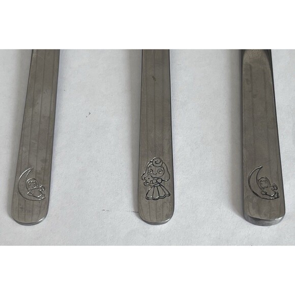 VTG Childrens Embossed Stainless Flatware Nursery Rhyme Set Baby Shower Gift - Picture 2 of 2